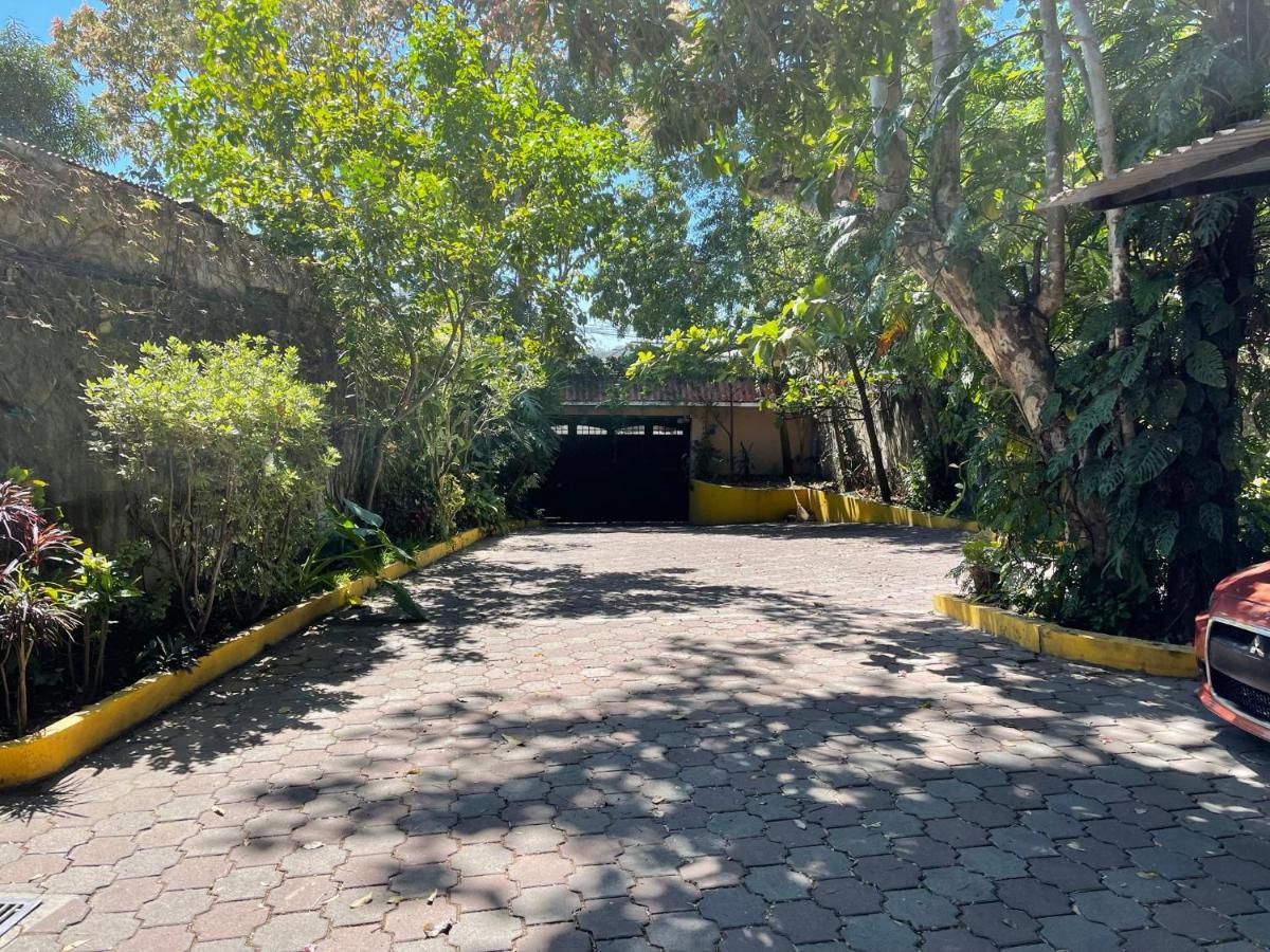 סאן סלבדור Villa Las Flores מראה חיצוני תמונה