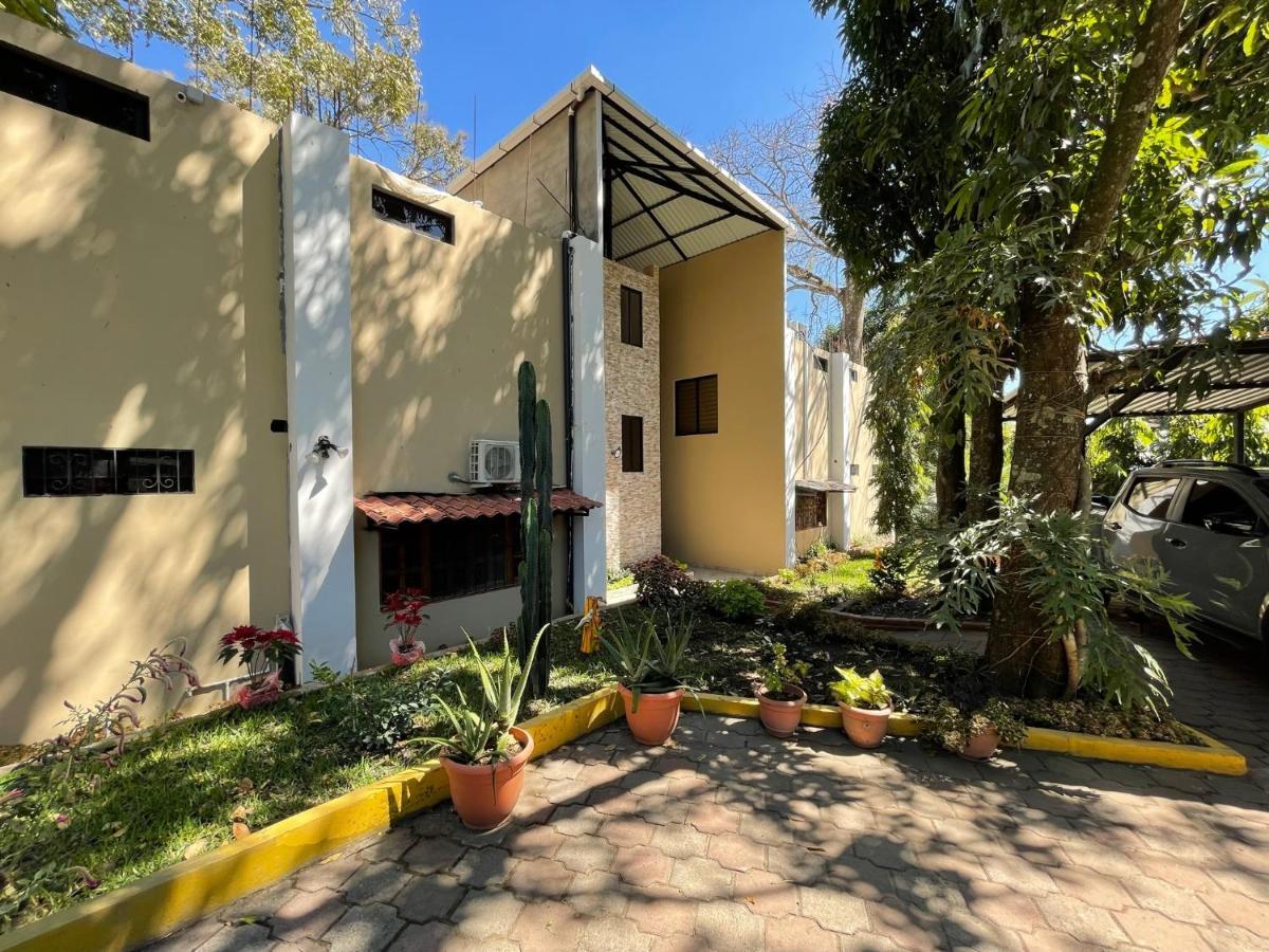 סאן סלבדור Villa Las Flores מראה חיצוני תמונה