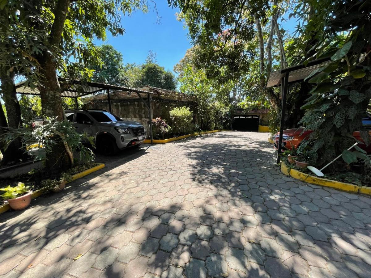 סאן סלבדור Villa Las Flores מראה חיצוני תמונה