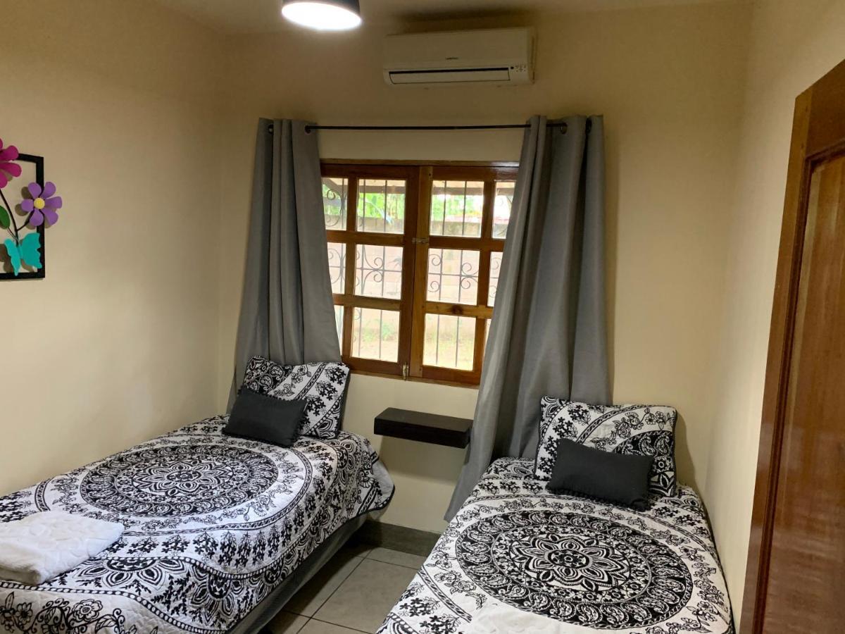 סאן סלבדור Villa Las Flores מראה חיצוני תמונה