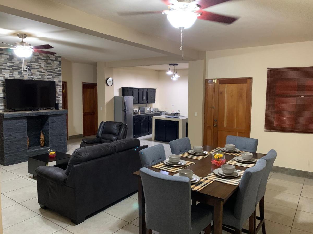 סאן סלבדור Villa Las Flores מראה חיצוני תמונה